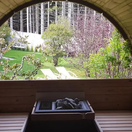 Knusperhaeuschen Maria Nikoletta *